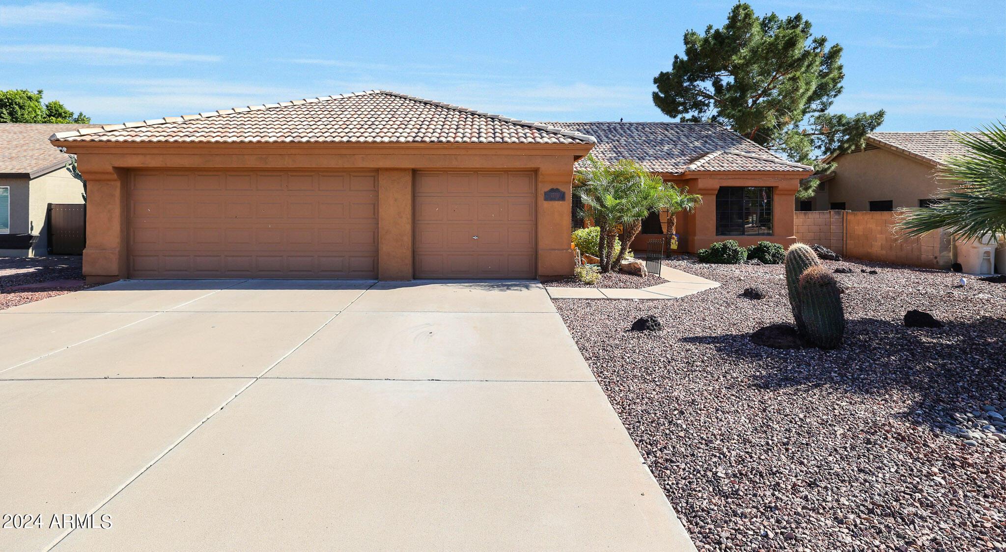 Photo one of 7755 W Ludlow Dr Peoria AZ 85381 | MLS 6691796