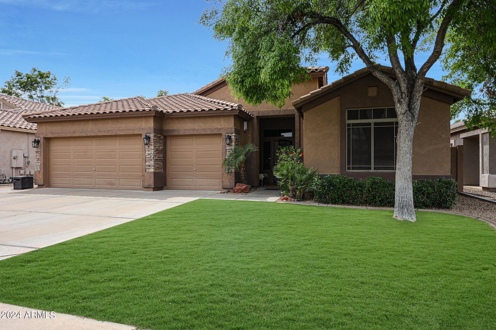 Photo one of 906 S Ash St Gilbert AZ 85233 | MLS 6693006