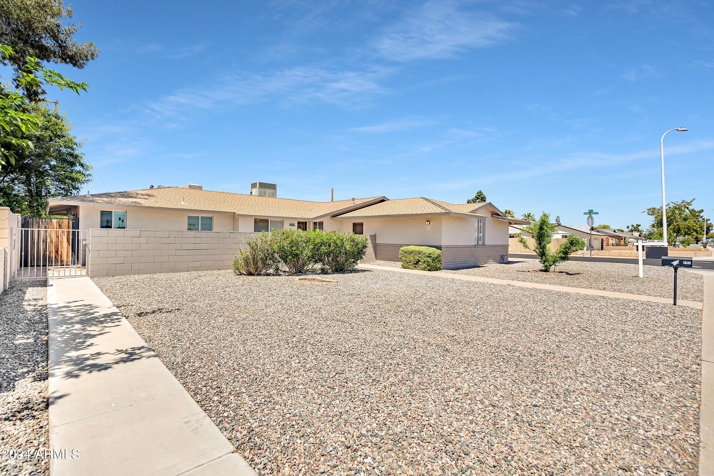 Photo one of 8136 N 55Th Ave Glendale AZ 85302 | MLS 6693960