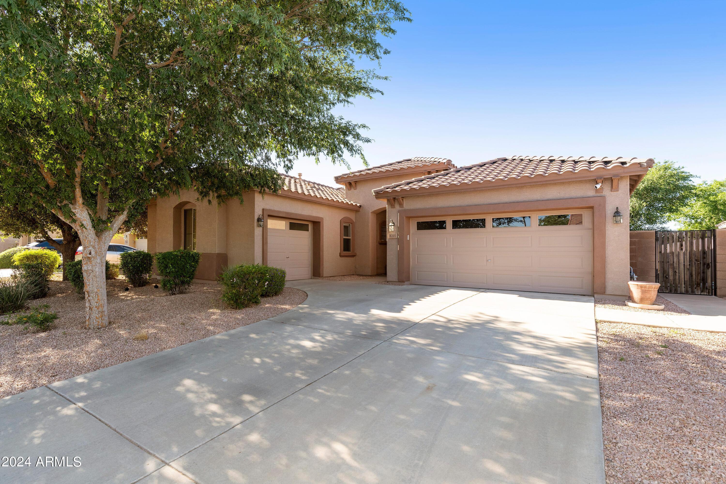 Photo one of 4207 E County Down Dr Chandler AZ 85249 | MLS 6696400