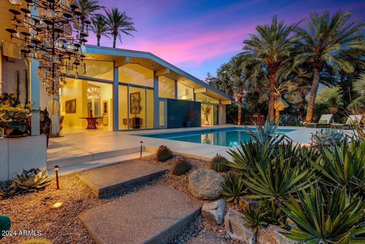 Photo one of 8517 N 48th Pl Paradise Valley AZ 85253 | MLS 6703221