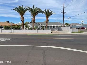 Photo one of 2544 E Campbell Ave Phoenix AZ 85016 | MLS 6678129