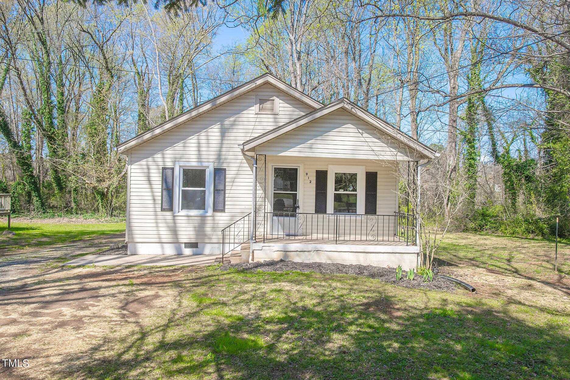 Photo one of 912 Patton St Graham NC 27253 | MLS 10012566