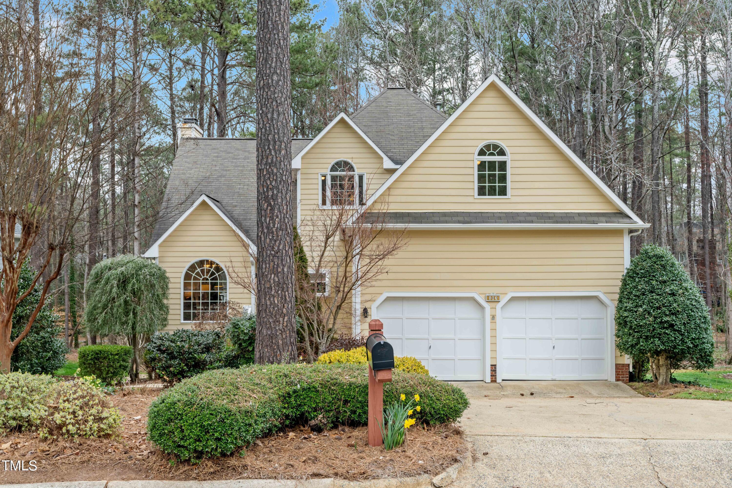Photo one of 103 Blowingrock Ln Cary NC 27518 | MLS 10014517