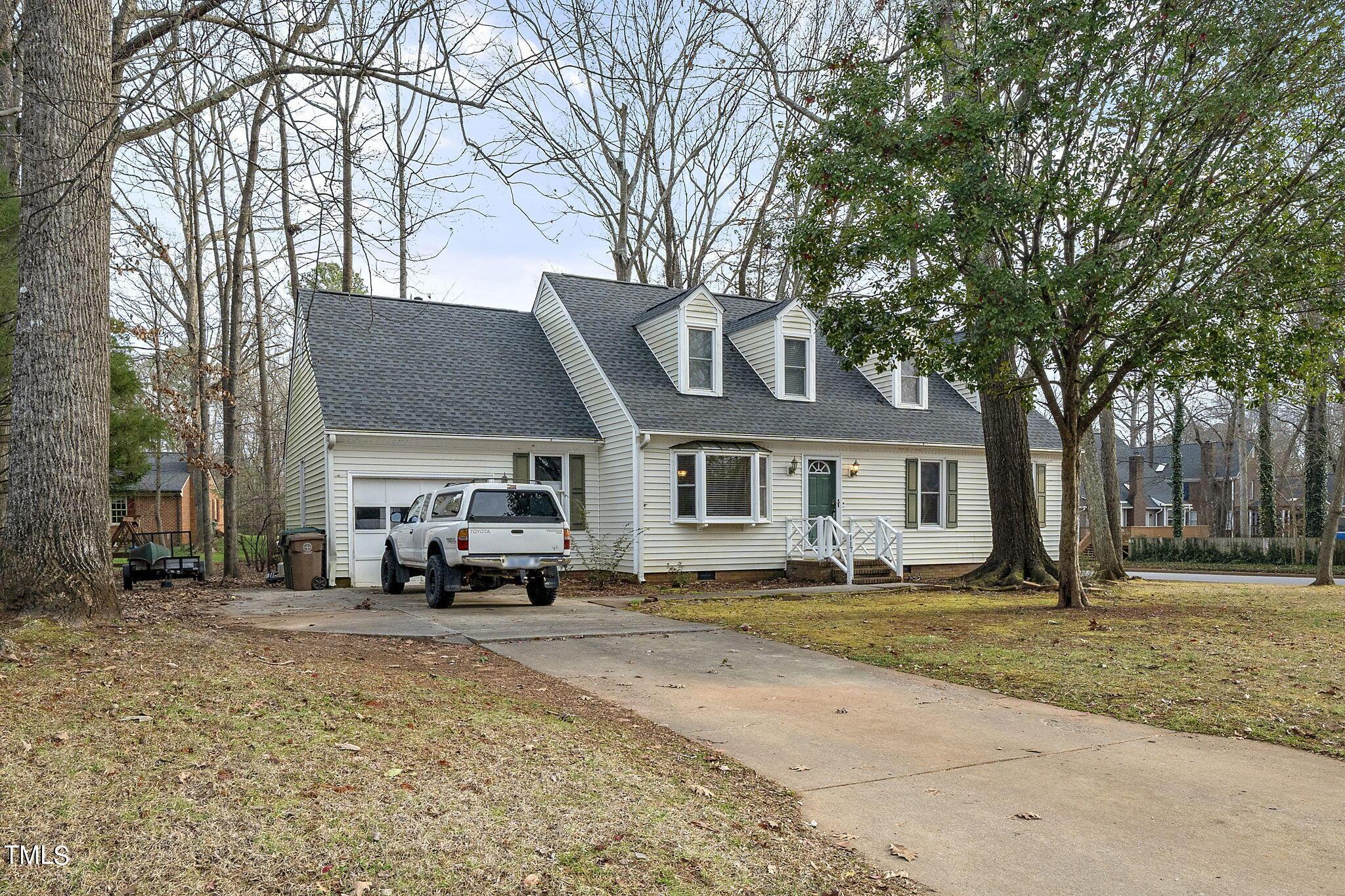 Photo one of 117 Trackers Rd Cary NC 27513 | MLS 10014708