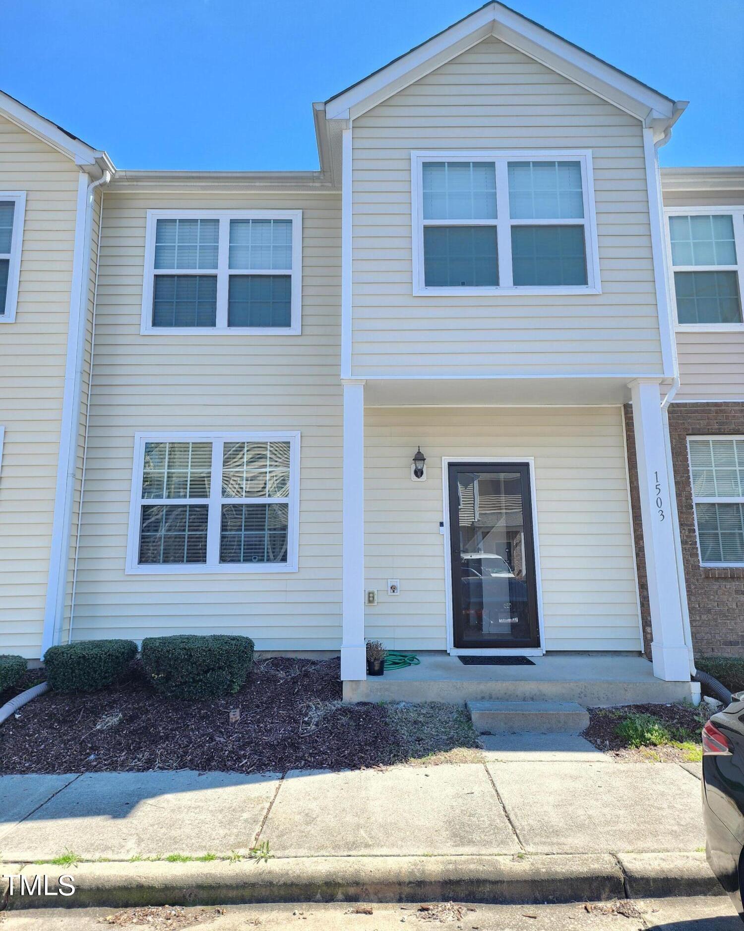 Photo one of 1503 Oxleymare Dr Raleigh NC 27610 | MLS 10016400