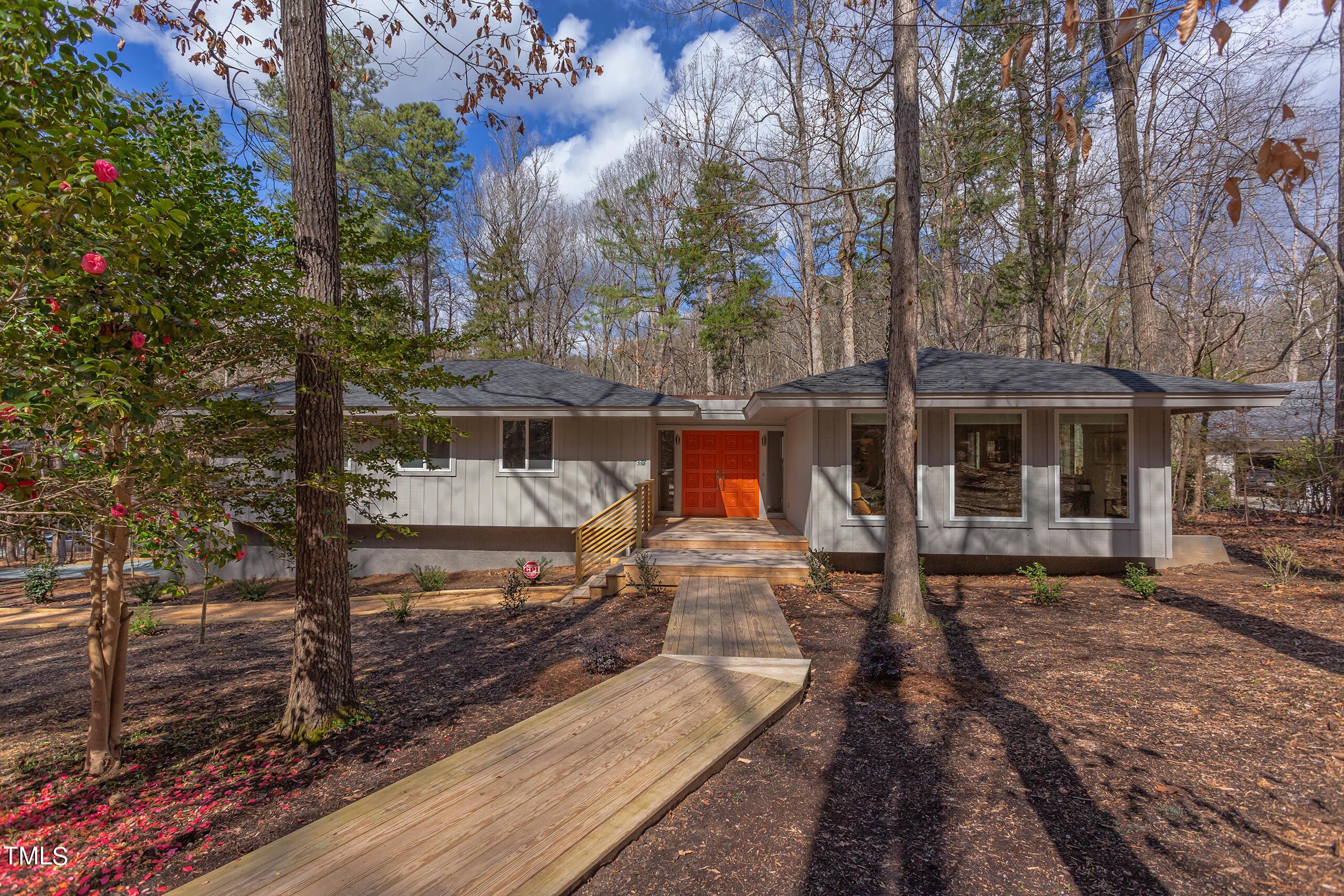 Photo one of 333 Bayberry Dr Chapel Hill NC 27517 | MLS 10016557