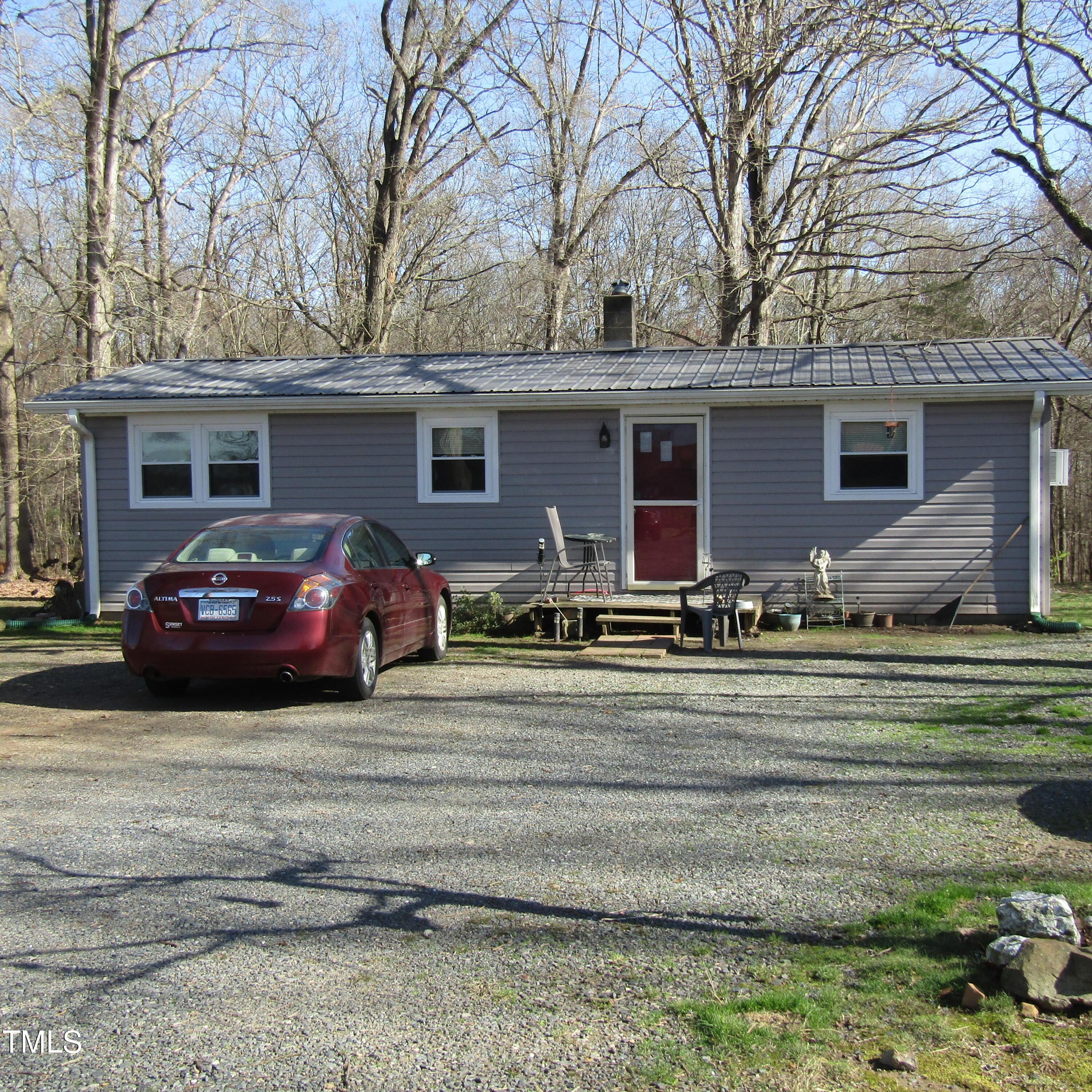 Photo one of 704 Poe Rd Siler City NC 27344 | MLS 10016703
