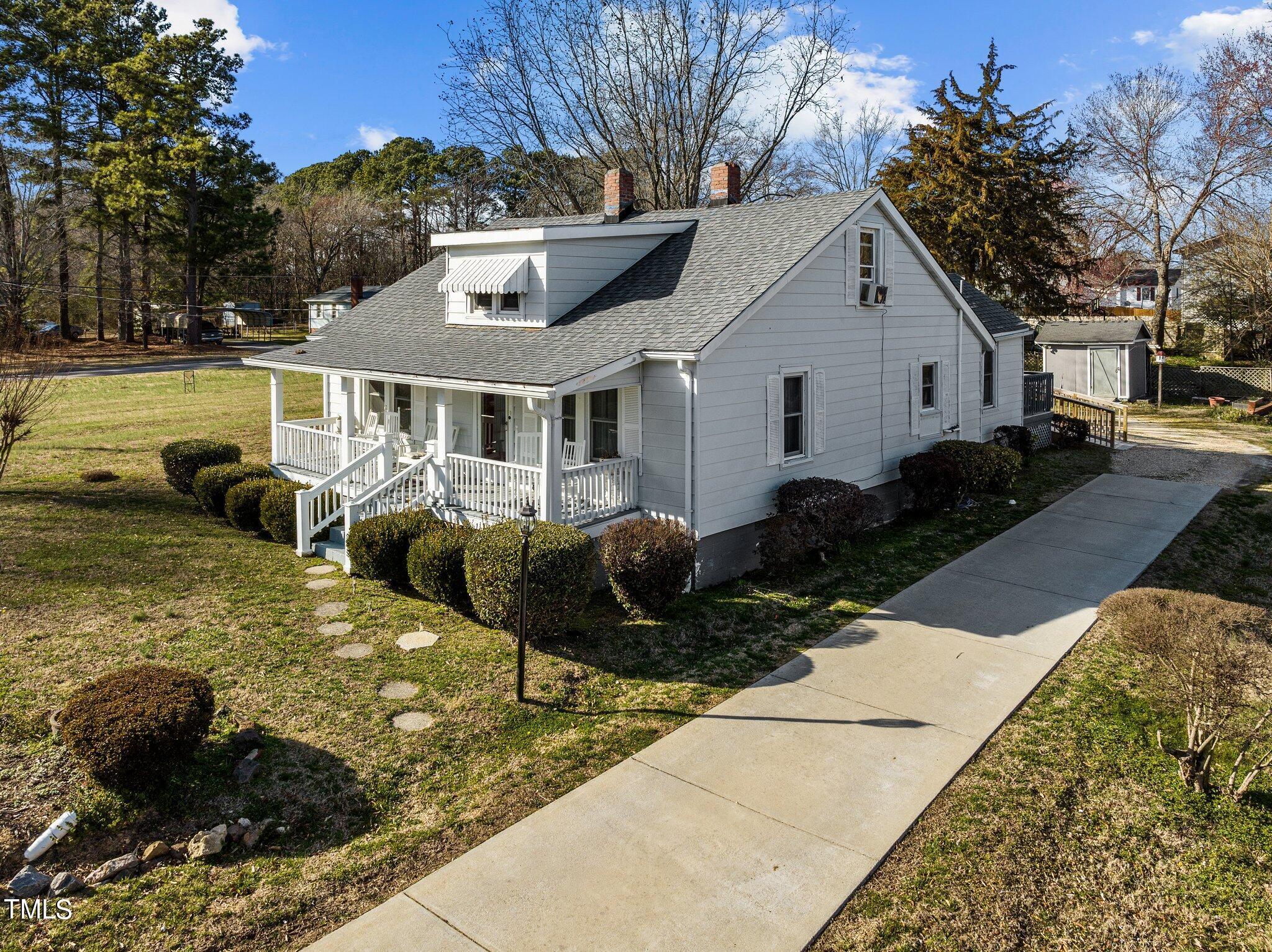 Photo one of 203 Peace Street Oxford NC 27565 | MLS 10016851