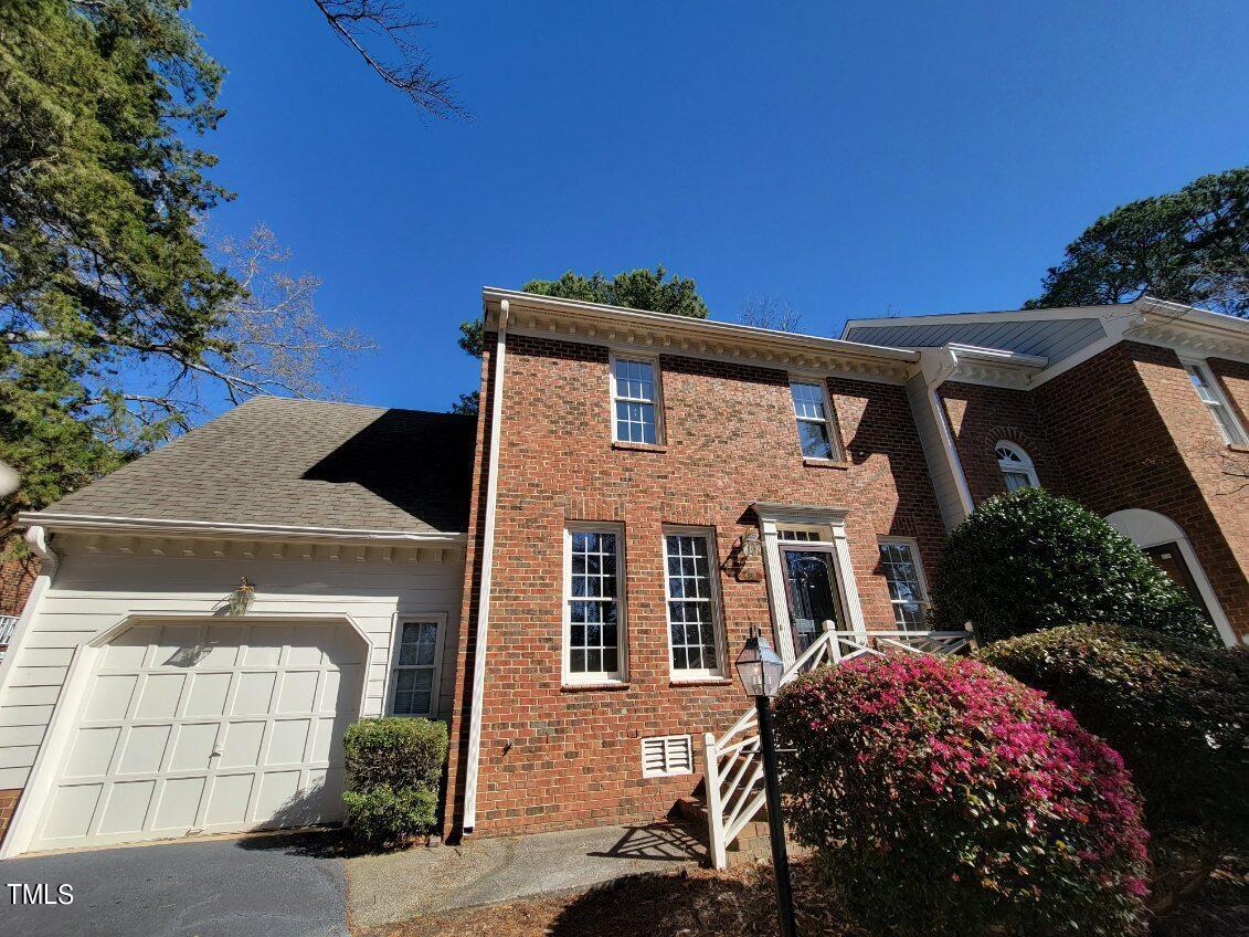 Photo one of 401 Crabbery Ln Raleigh NC 27609 | MLS 10017088