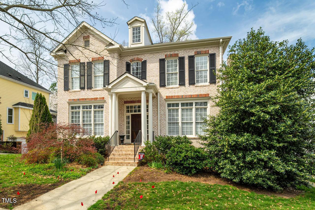 Photo one of 102 Graylyn Dr Chapel Hill NC 27516 | MLS 10018963