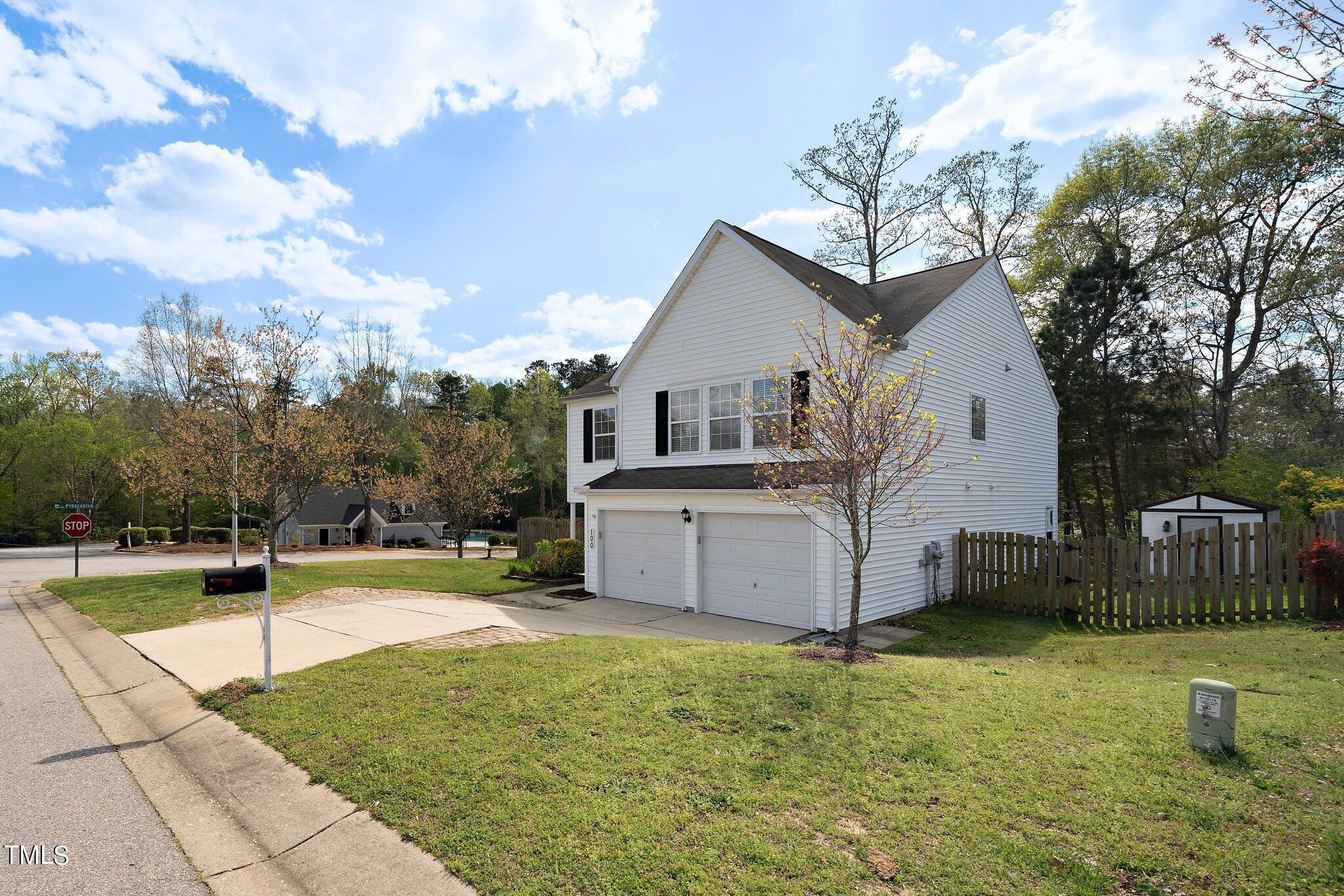 Photo one of 100 Trevor Dr Holly Springs NC 27540 | MLS 10021266