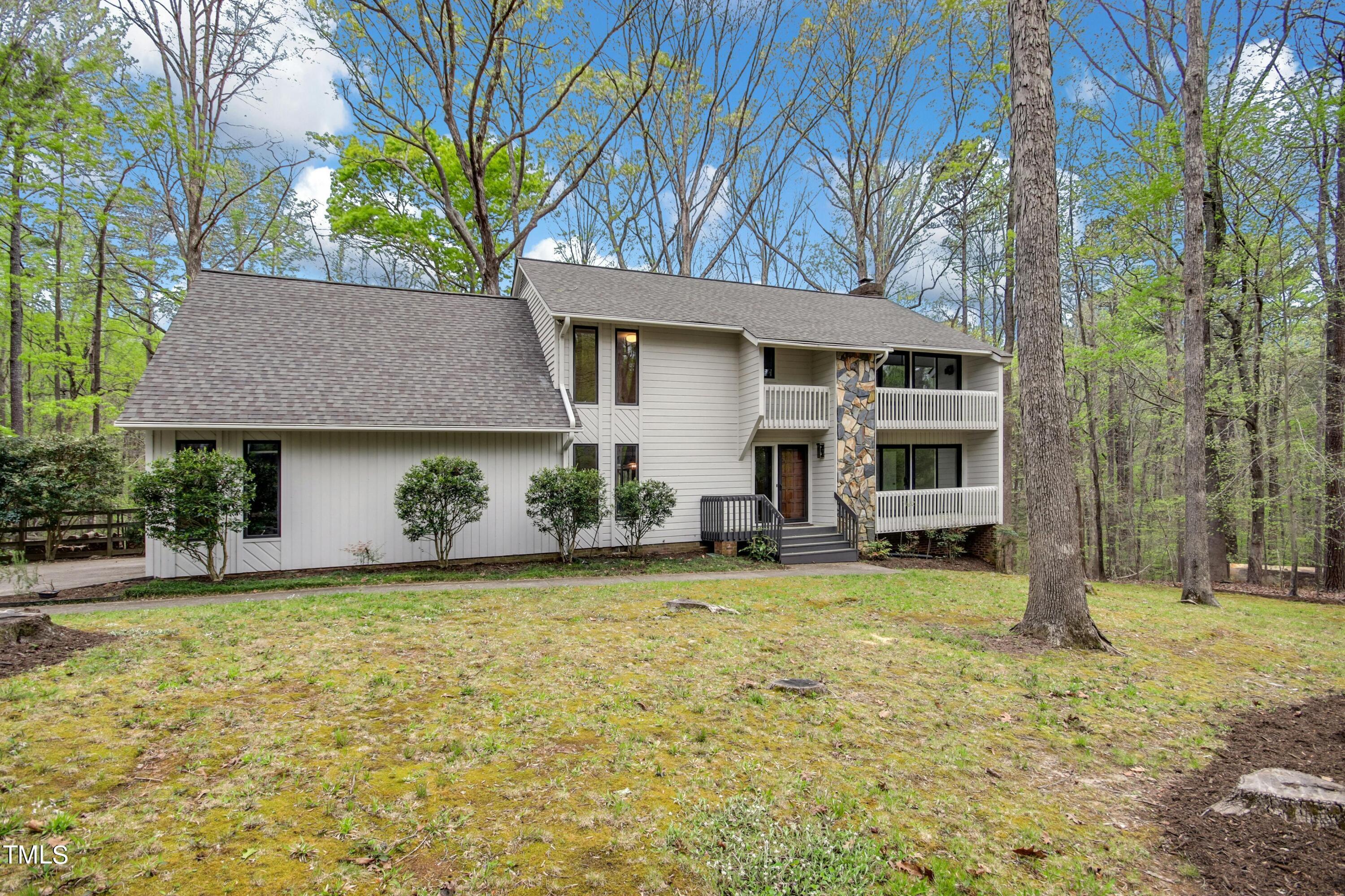 Photo one of 809 Carrington Dr Raleigh NC 27615 | MLS 10022122