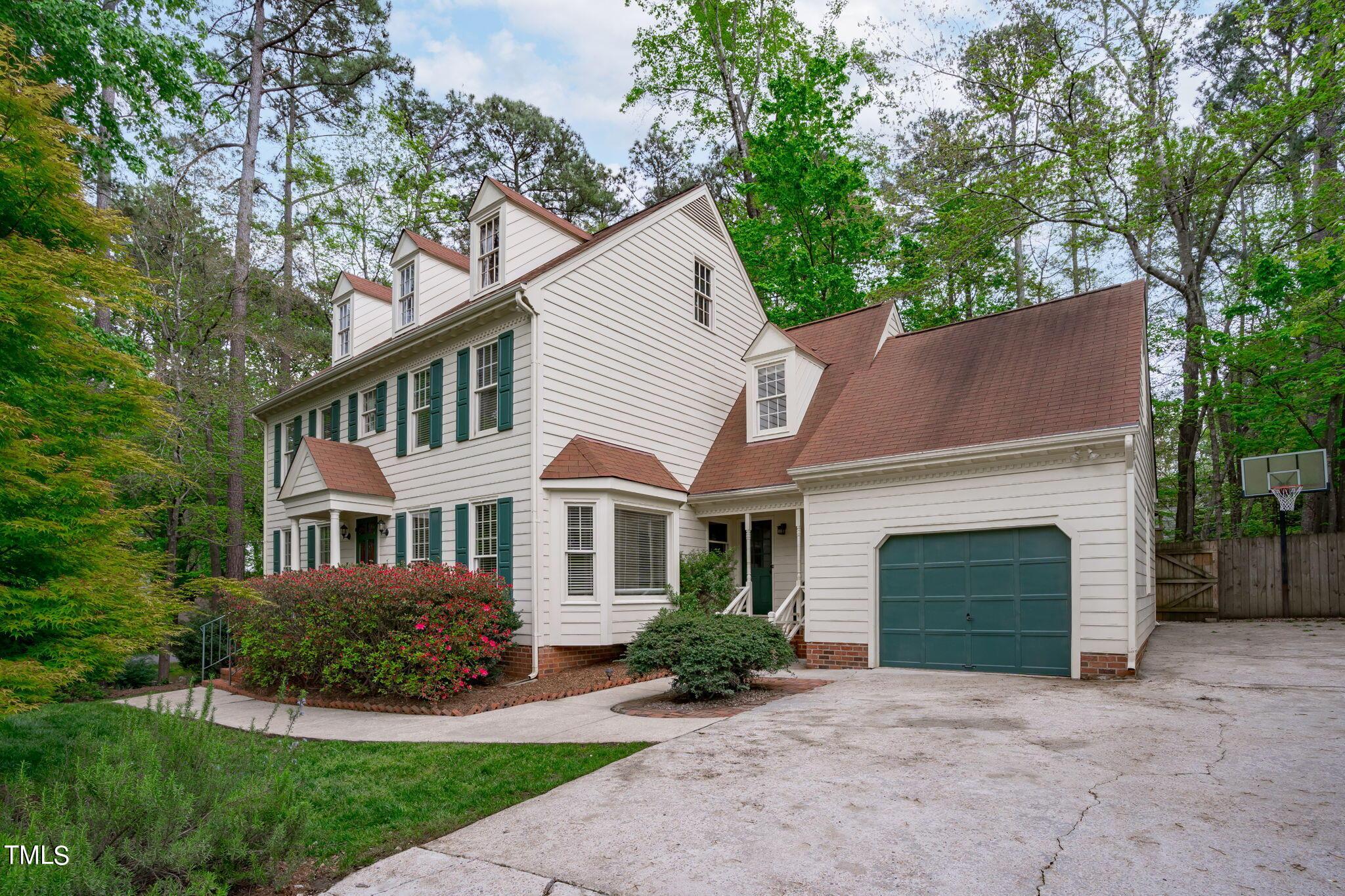 Photo one of 8808 Bickley Pl Raleigh NC 27613 | MLS 10022850