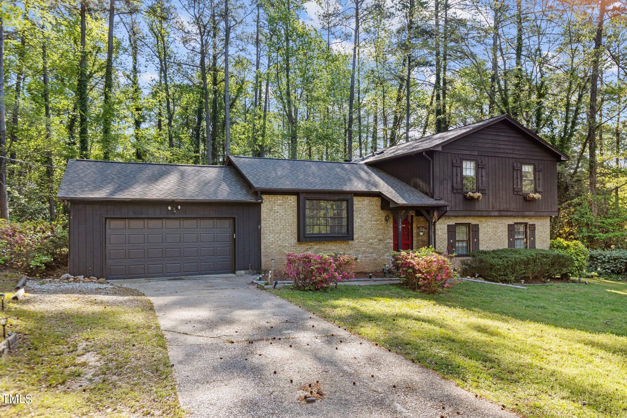 Photo one of 1500 Princess Anne Rd Raleigh NC 27607 | MLS 10023016