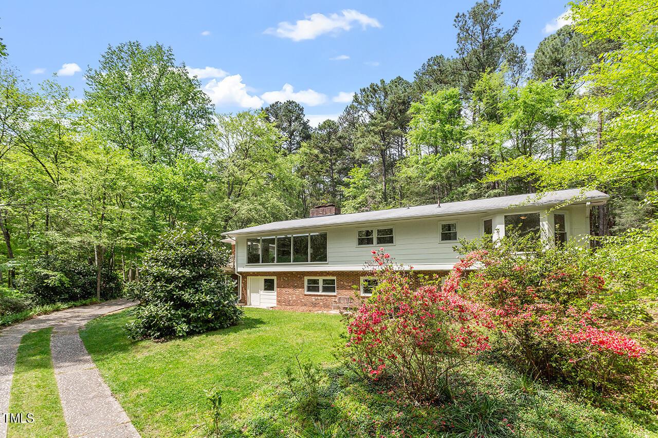 Photo one of 703 Caswell Rd Chapel Hill NC 27514 | MLS 10023757