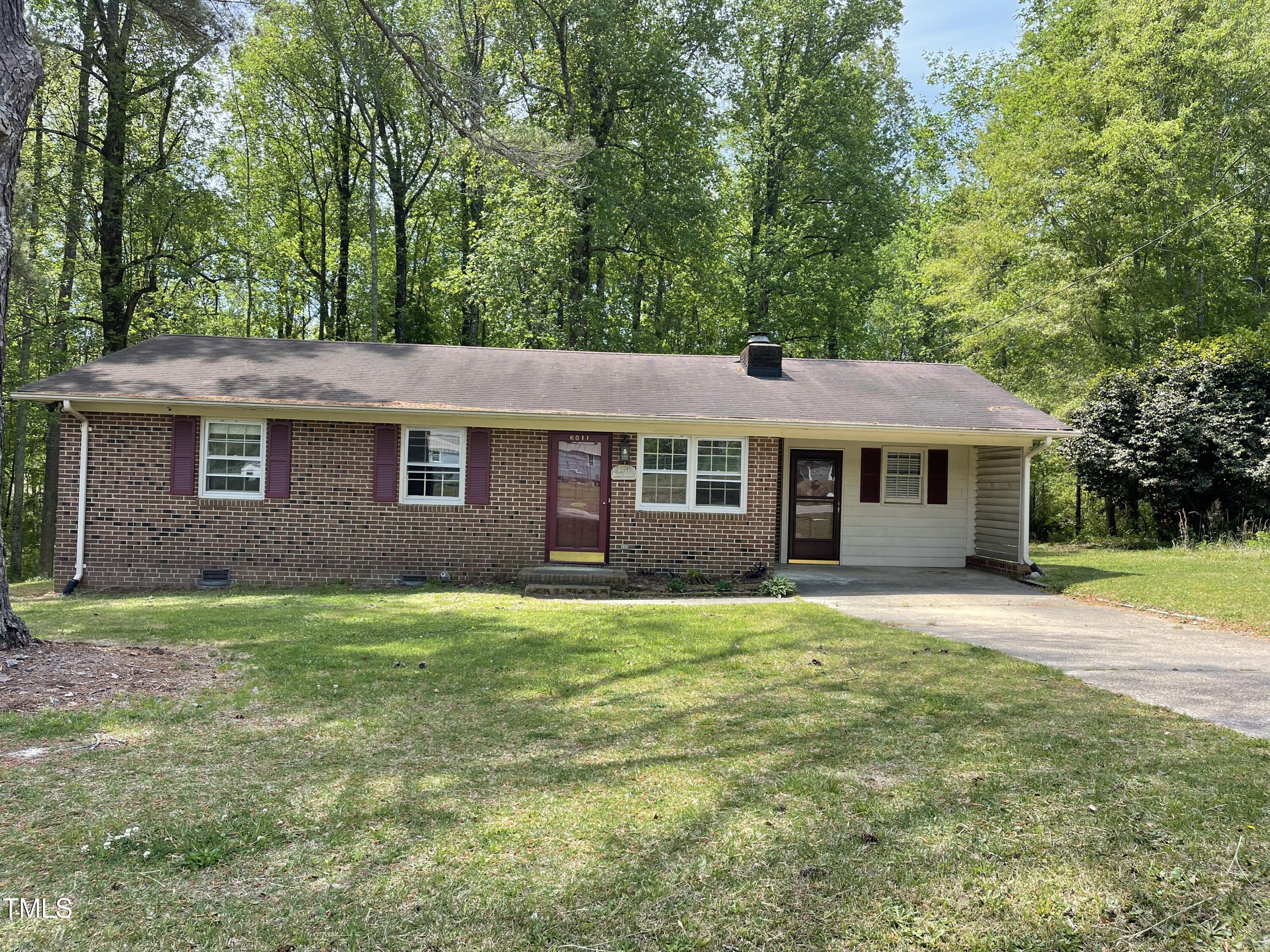 Photo one of 6011 Benson Hardee Rd Benson NC 27504 | MLS 10024367