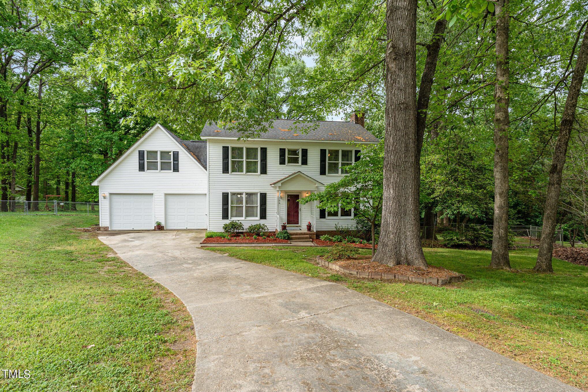 Photo one of 106 Greenwood Cir Smithfield NC 27577 | MLS 10024788