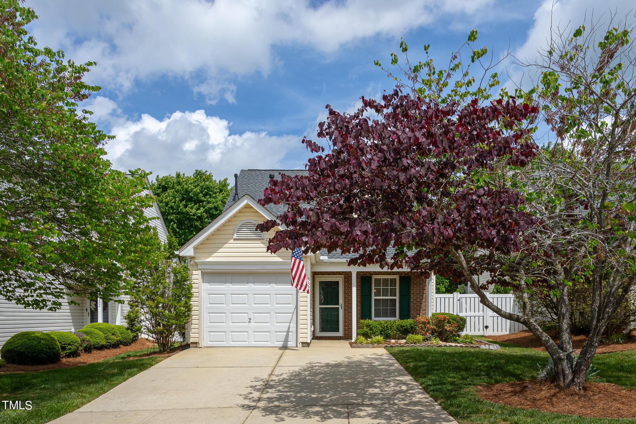 Photo one of 5328 Roan Mountain Pl Raleigh NC 27613 | MLS 10026433