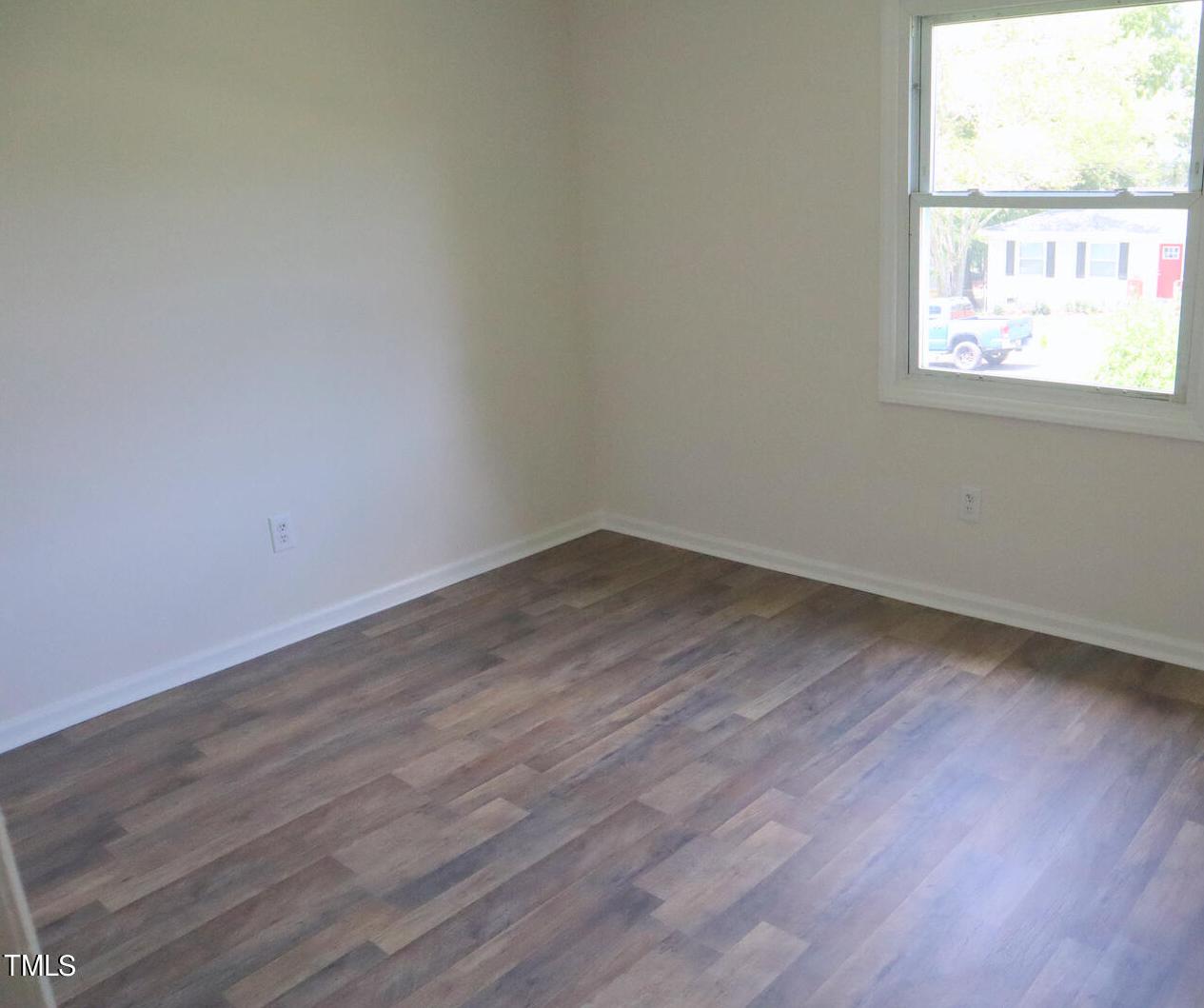 Photo #11
