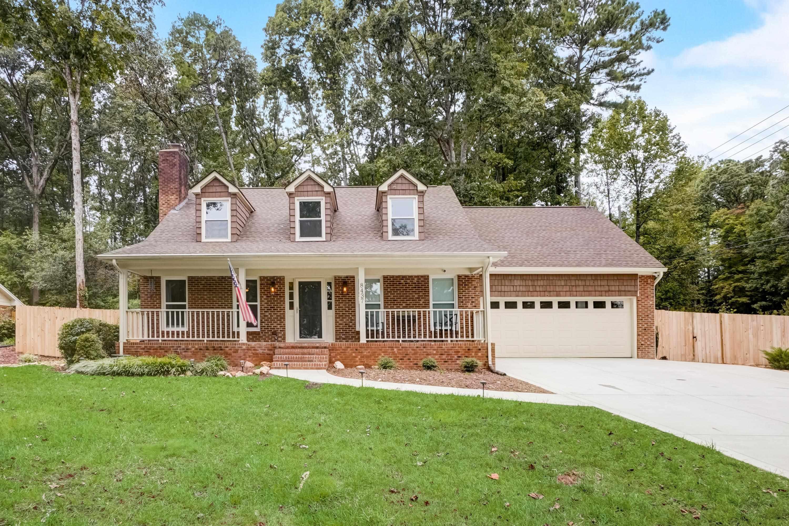 Photo one of 8437 Two Courts Dr Raleigh NC 27613 | MLS 2532882