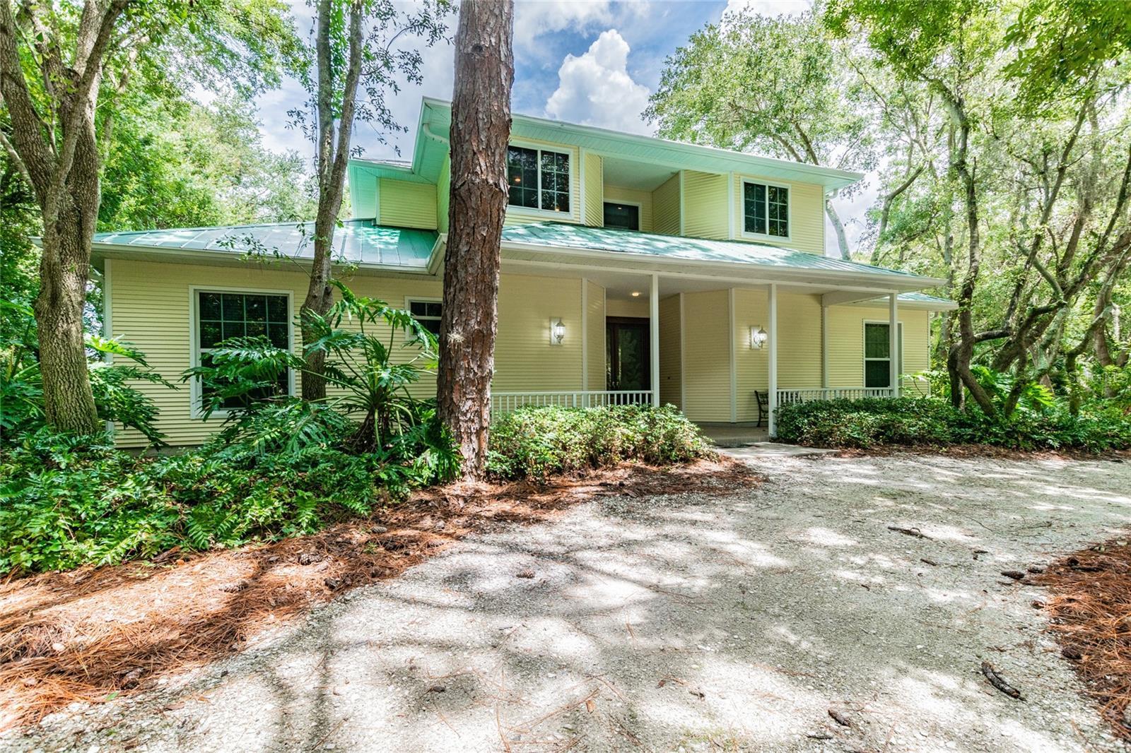 Photo one of 1130 Anclote Rd Tarpon Springs FL 34689 | MLS A4571572