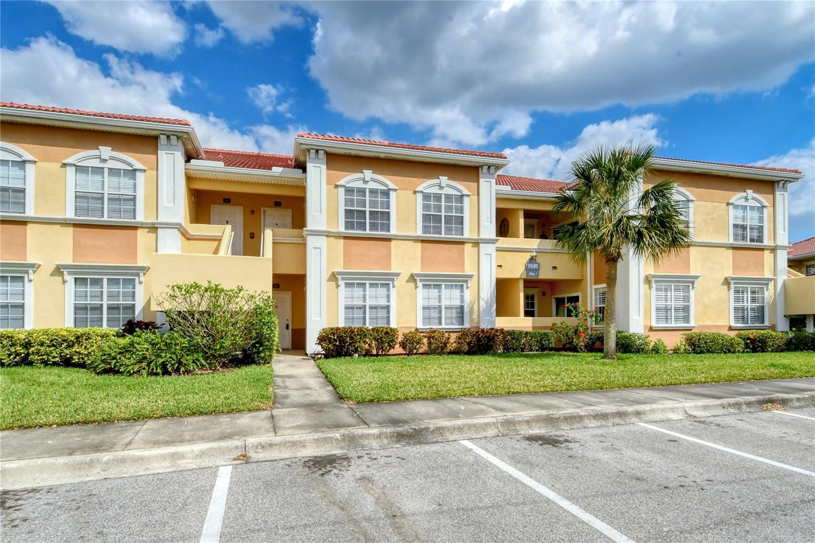 Photo one of 1040 Villagio Cir # 104 Sarasota FL 34237 | MLS A4583835