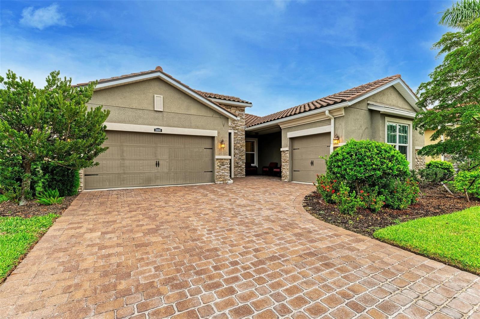 Photo one of 11680 Tapestry Ln Venice FL 34292 | MLS A4583975