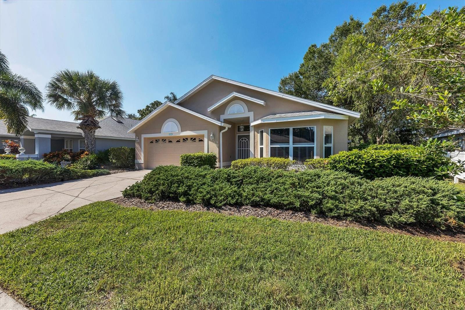 Photo one of 4914 Linsey Ct Sarasota FL 34243 | MLS A4584017