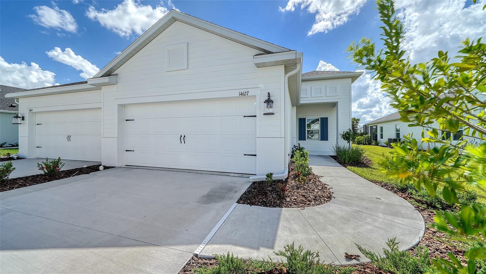 Photo one of 14627 Barefoot Ln Parrish FL 34219 | MLS A4584913