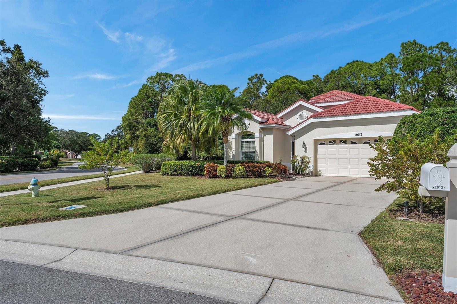 Photo one of 2013 Wasatch Dr Sarasota FL 34235 | MLS A4588582