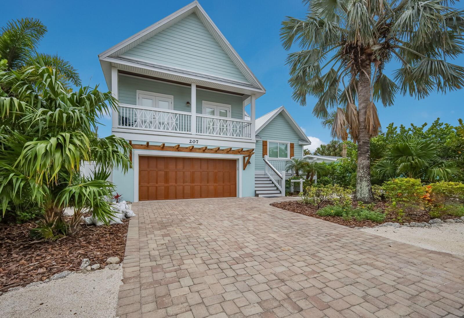 Photo one of 207 72Nd St Holmes Beach FL 34217 | MLS A4589477