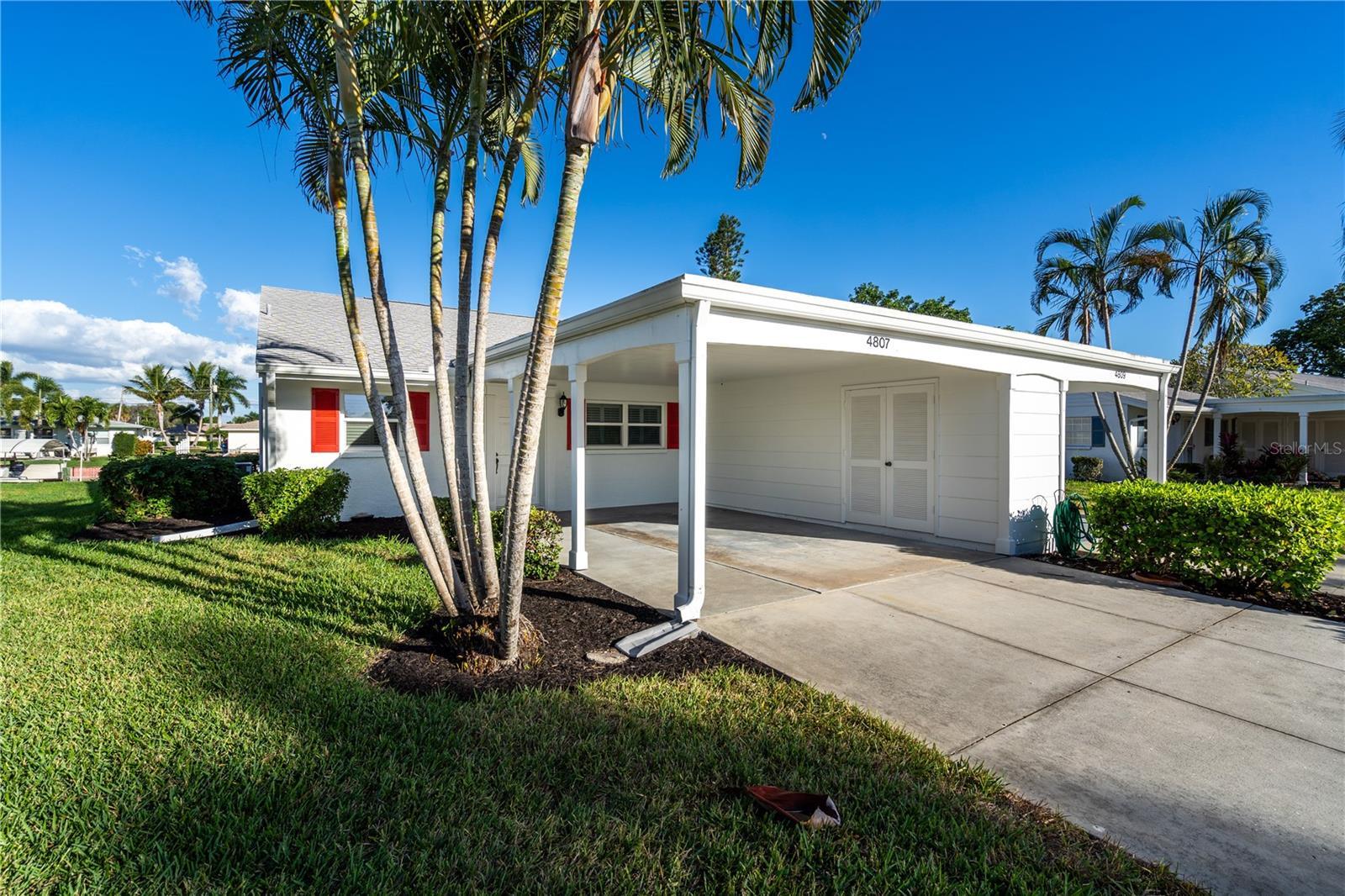 Photo one of 4807 Mount Vernon Dr Bradenton FL 34210 | MLS A4590581