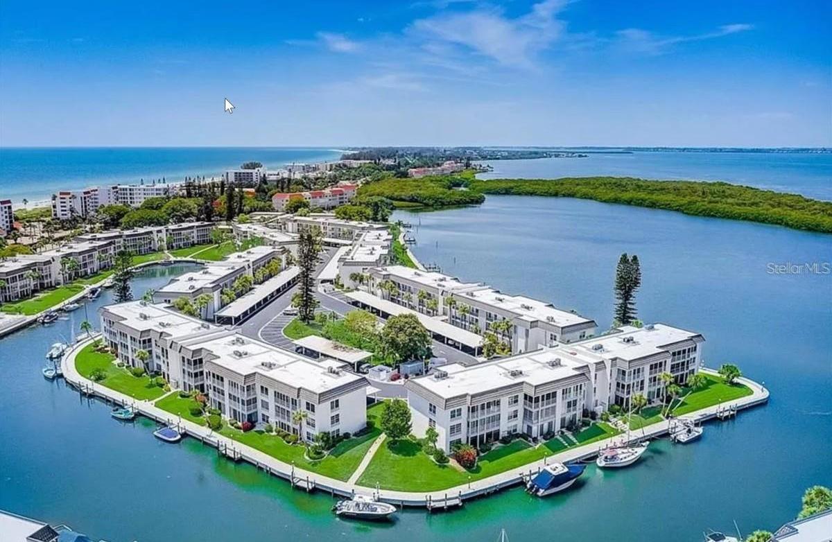 Photo one of 4420 Exeter Dr # 102 Longboat Key FL 34228 | MLS A4592787