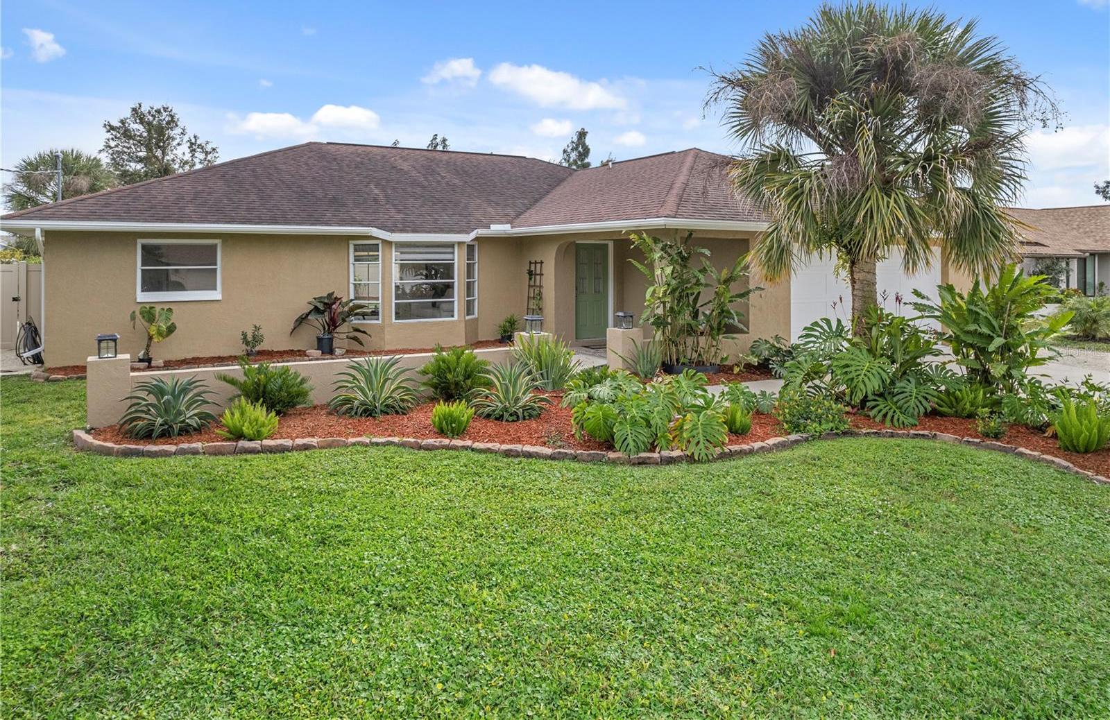 Photo one of 10183 Charlemont Ave Englewood FL 34224 | MLS A4593640