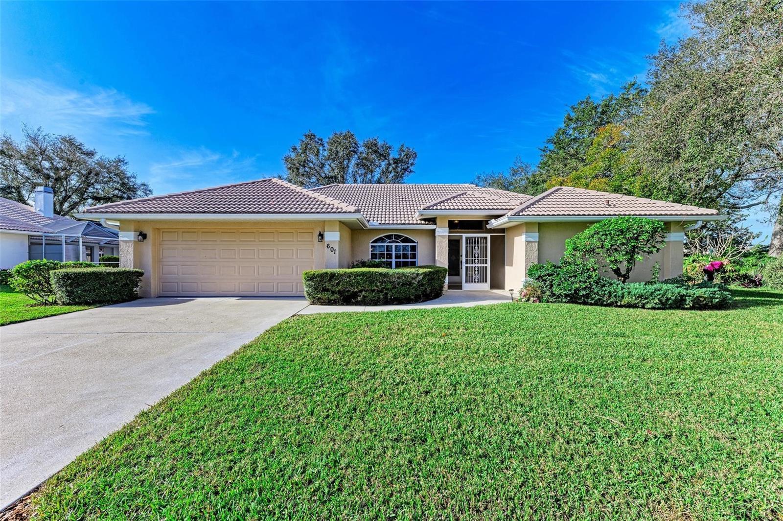 Photo one of 601 Lakescene Dr Venice FL 34293 | MLS A4594851