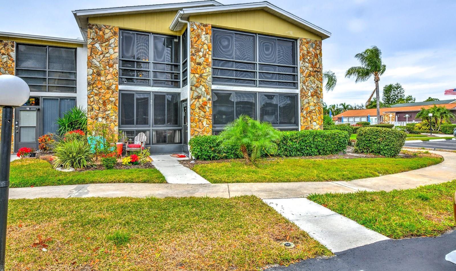 Photo one of 5400 34Th W St # 9I Bradenton FL 34210 | MLS A4595072