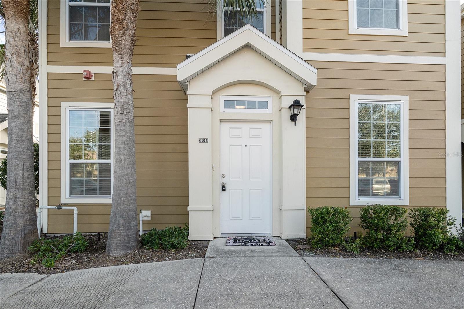 Photo one of 5651 Bidwell Pkwy # 101 Sarasota FL 34233 | MLS A4595268