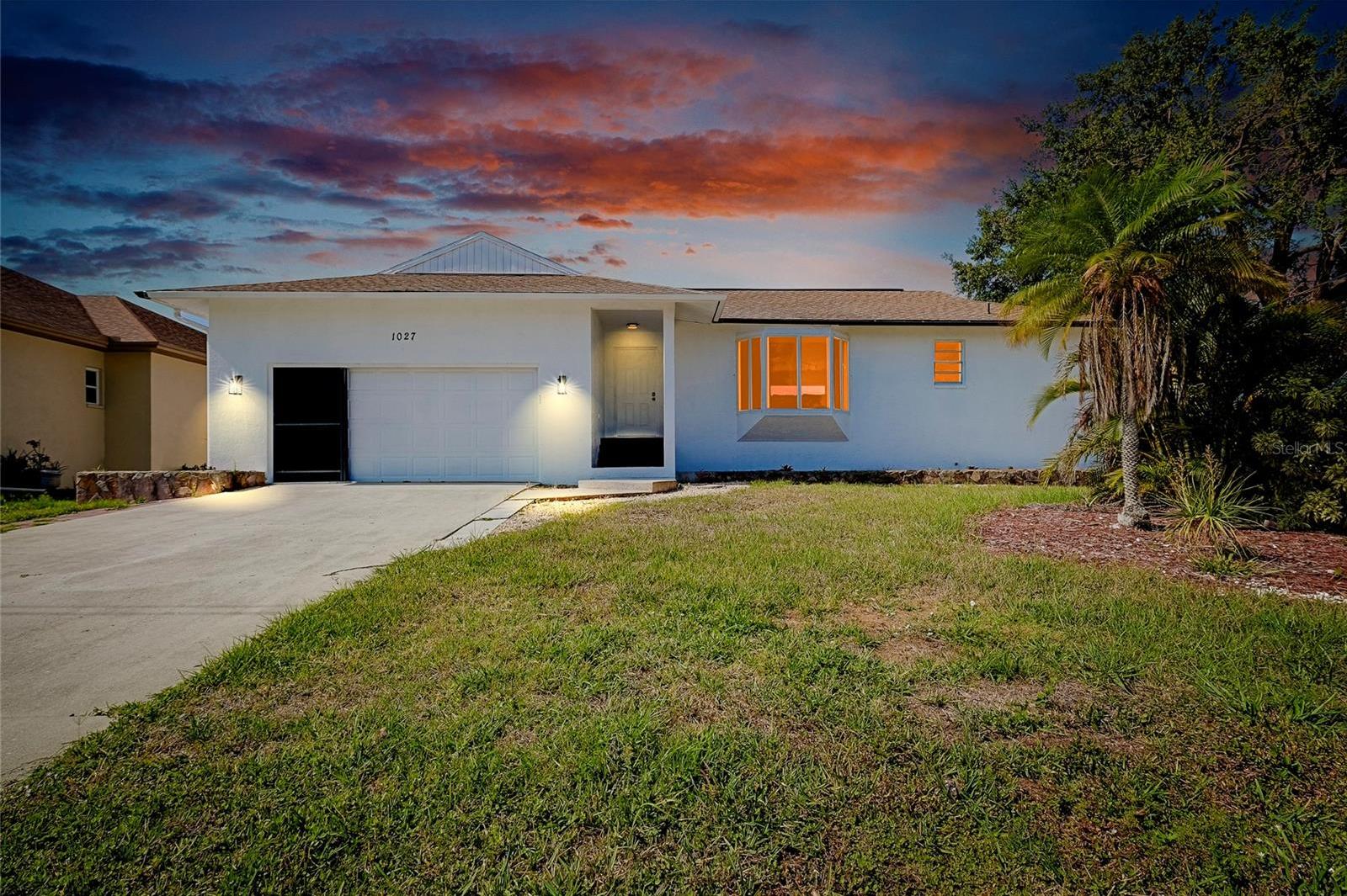 Photo one of 1027 Newton St Englewood FL 34224 | MLS A4595807