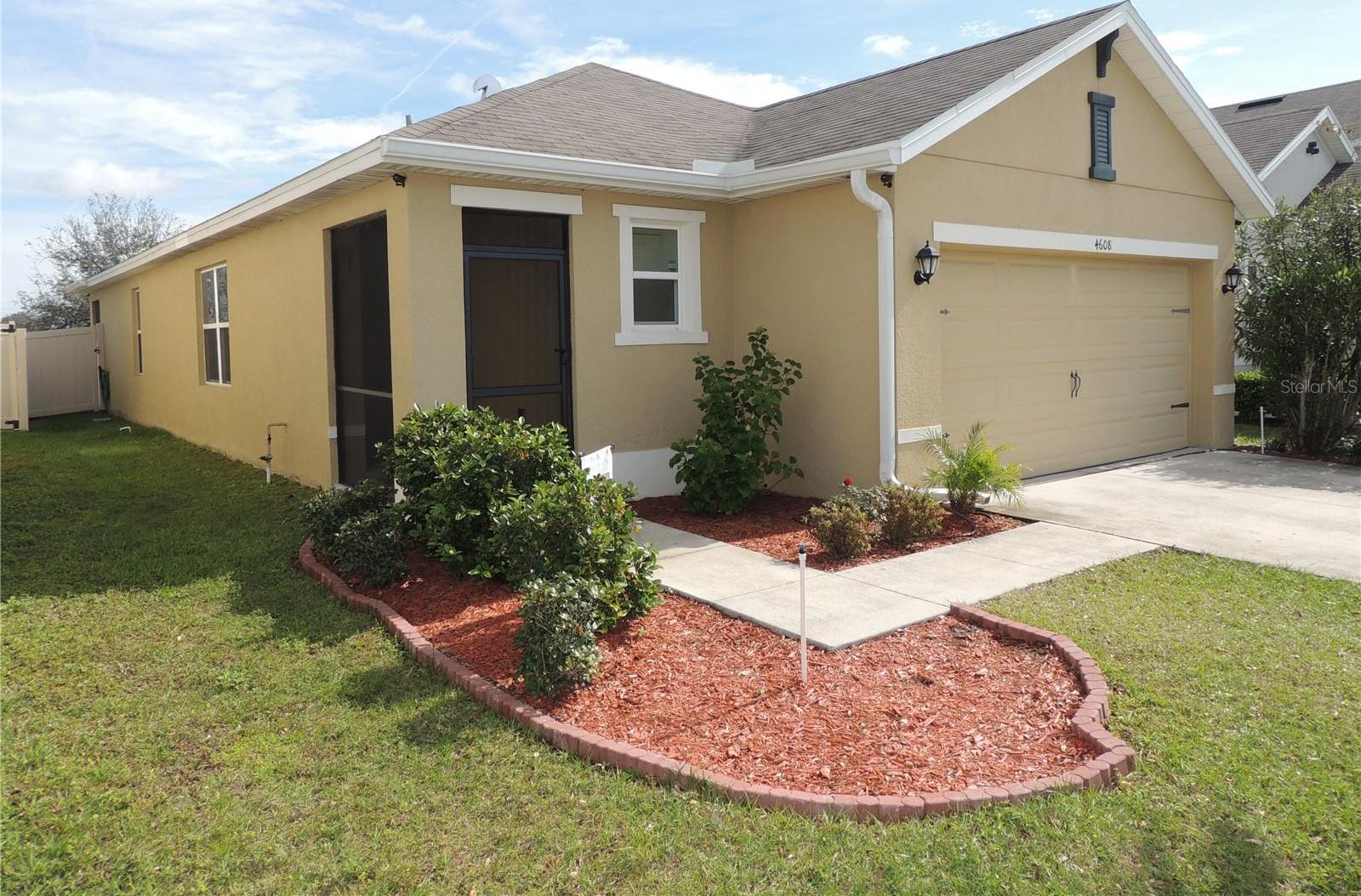 Photo one of 4608 Lindever Ln Palmetto FL 34221 | MLS A4597424