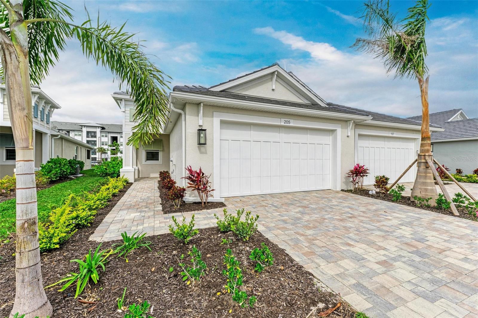 Photo one of 205 Okeeffe Cir Bradenton FL 34212 | MLS A4597509