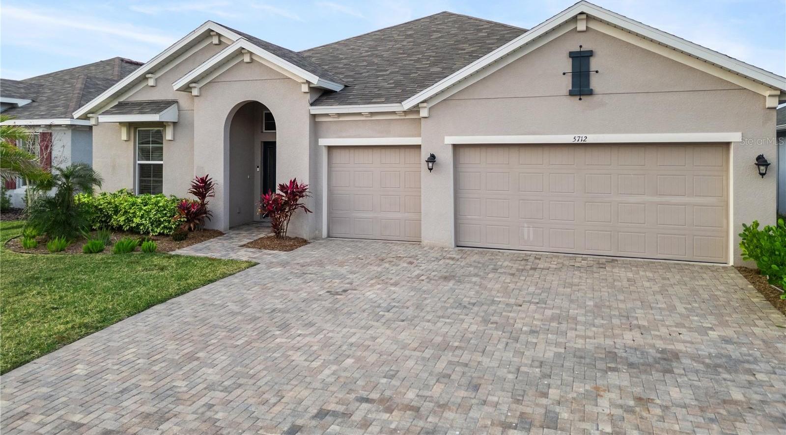 Photo one of 5712 Hevena Ct Palmetto FL 34221 | MLS A4598302