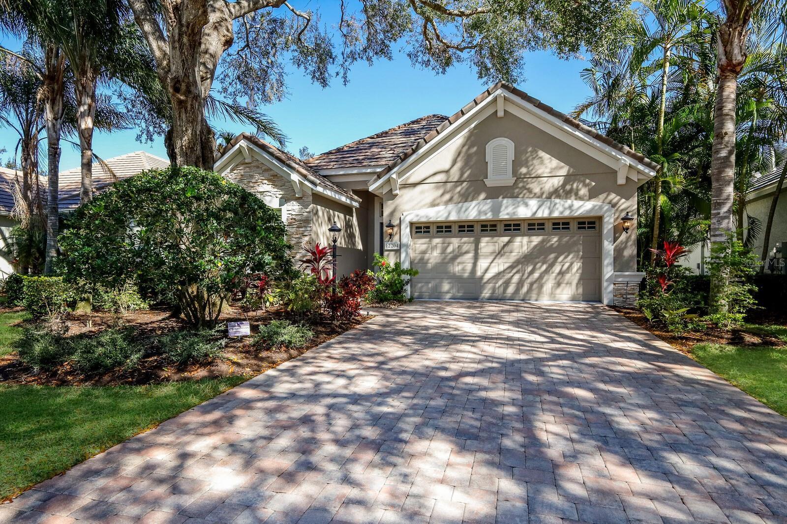 Photo one of 12204 Thornhill Ct Lakewood Ranch FL 34202 | MLS A4598908