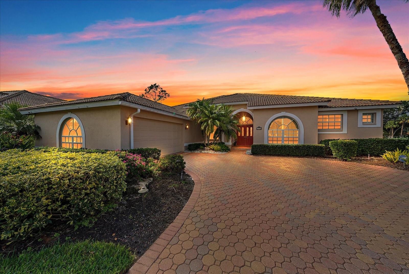 Photo one of 4532 Chase Oaks Dr Sarasota FL 34241 | MLS A4599036