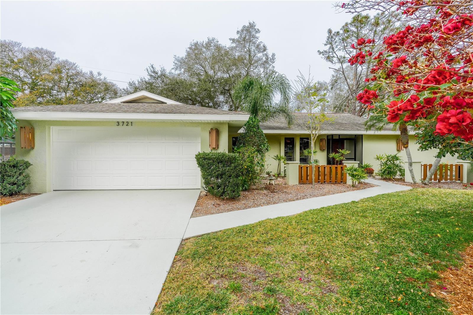 Photo one of 3721 Aster Dr Sarasota FL 34233 | MLS A4600058
