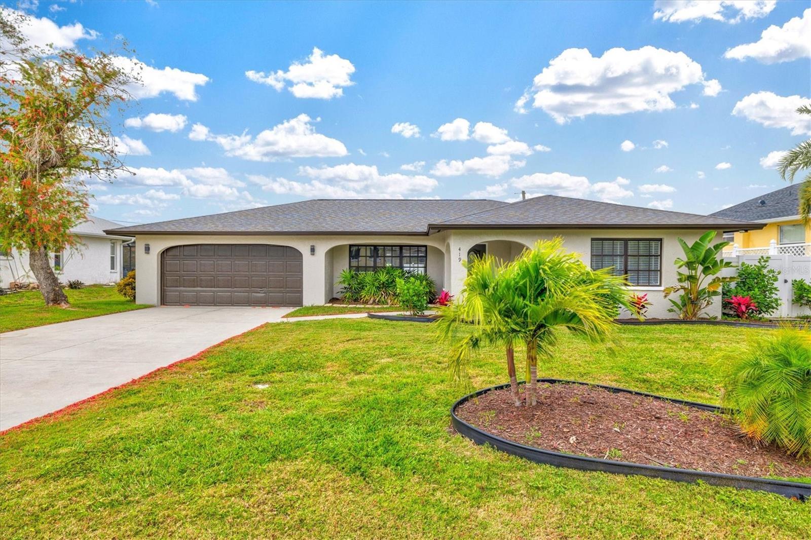 Photo one of 419 Dorchester Dr Venice FL 34293 | MLS A4600068