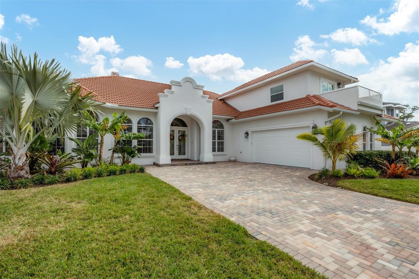 Photo one of 7779 Holiday Dr Sarasota FL 34231 | MLS A4600353