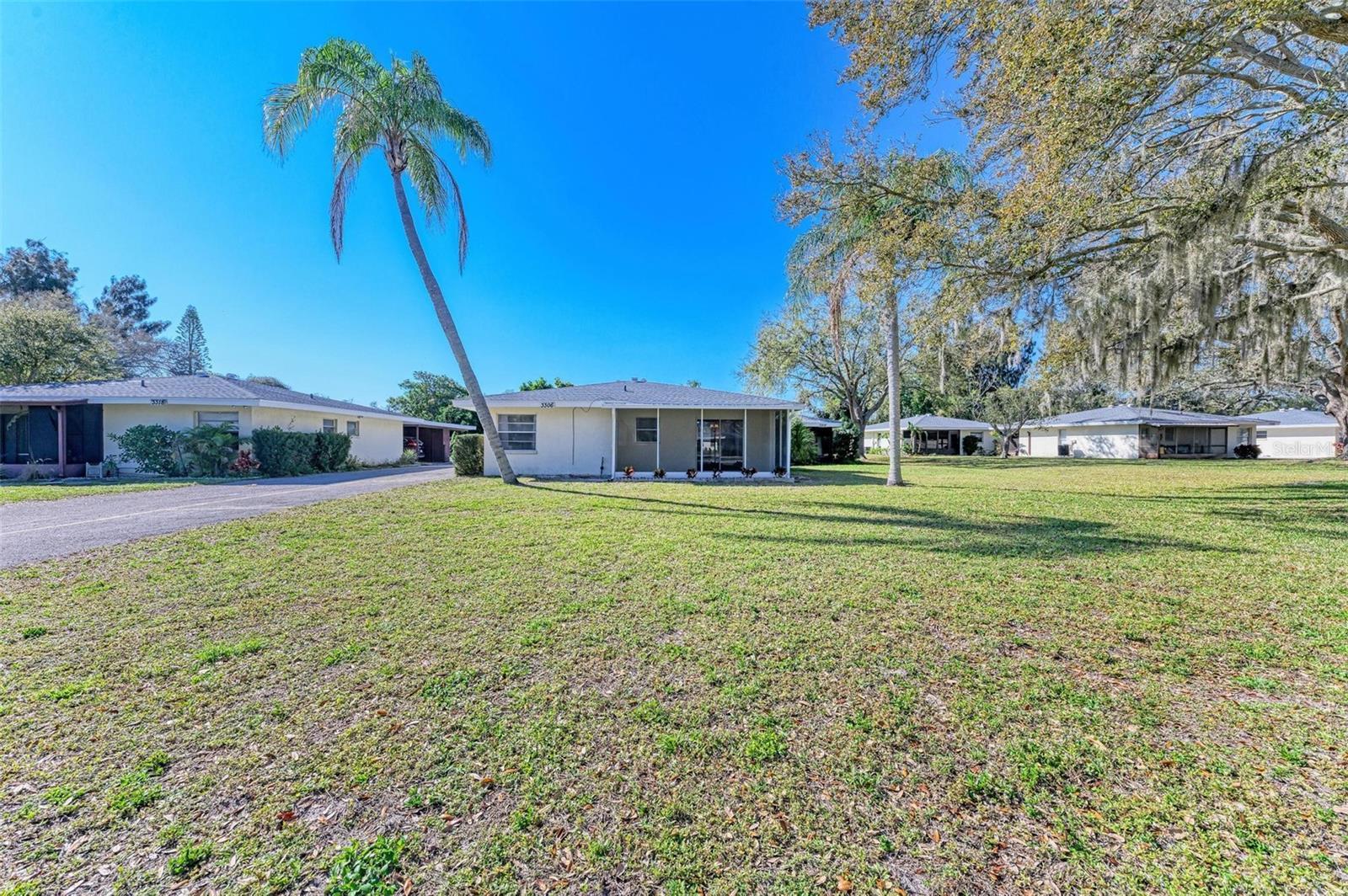 Photo one of 3306 Ramblewood S Dr Sarasota FL 34237 | MLS A4600672