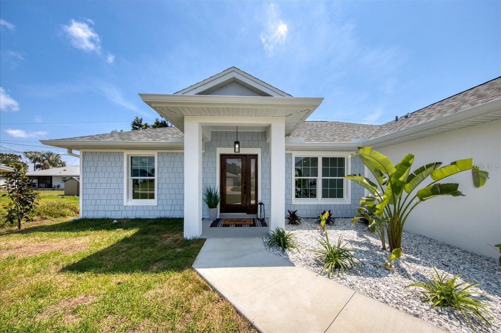 Photo one of 323 Shell Rd Venice FL 34293 | MLS A4601628