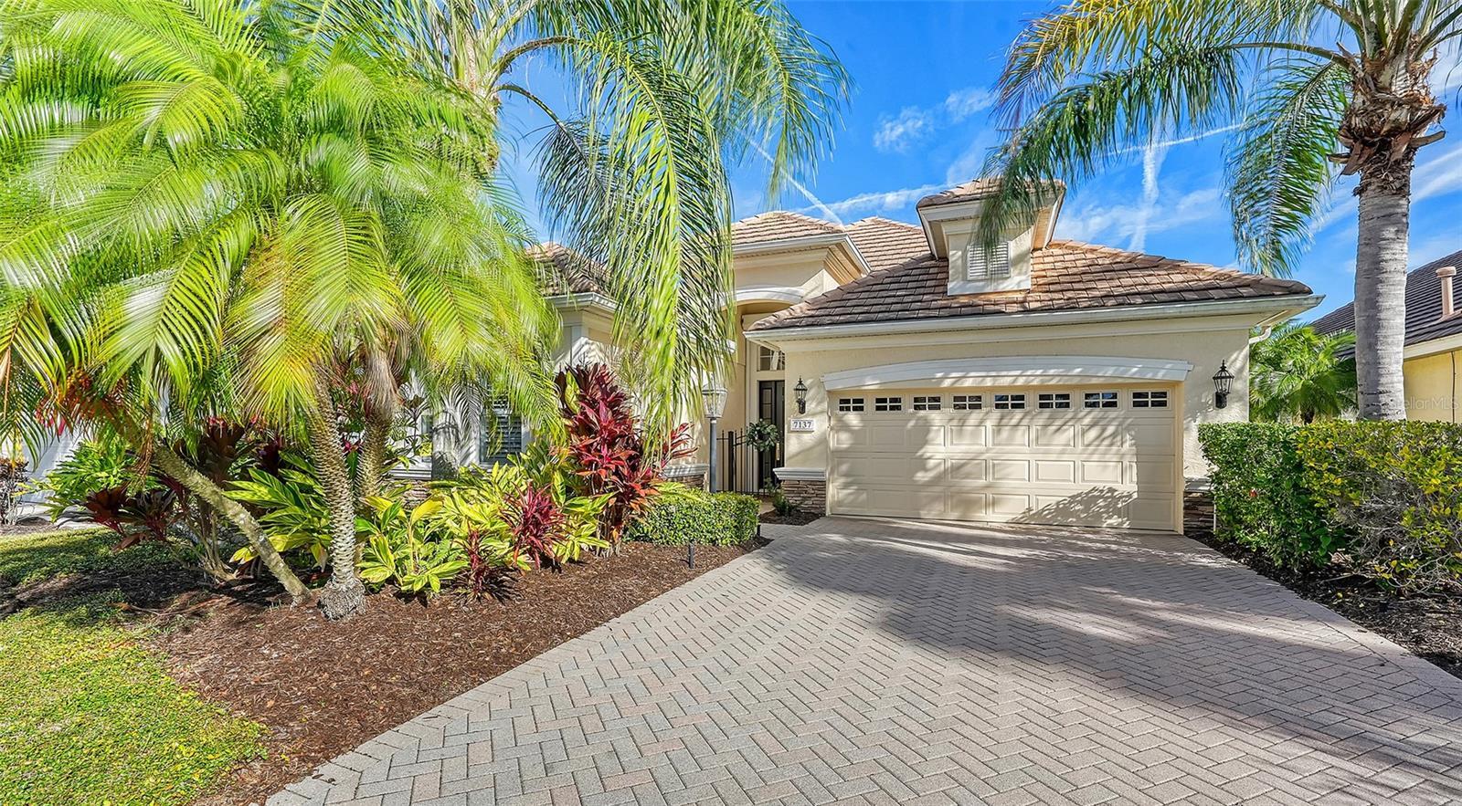 Photo one of 7137 Orchid Island Pl Lakewood Ranch FL 34202 | MLS A4603278
